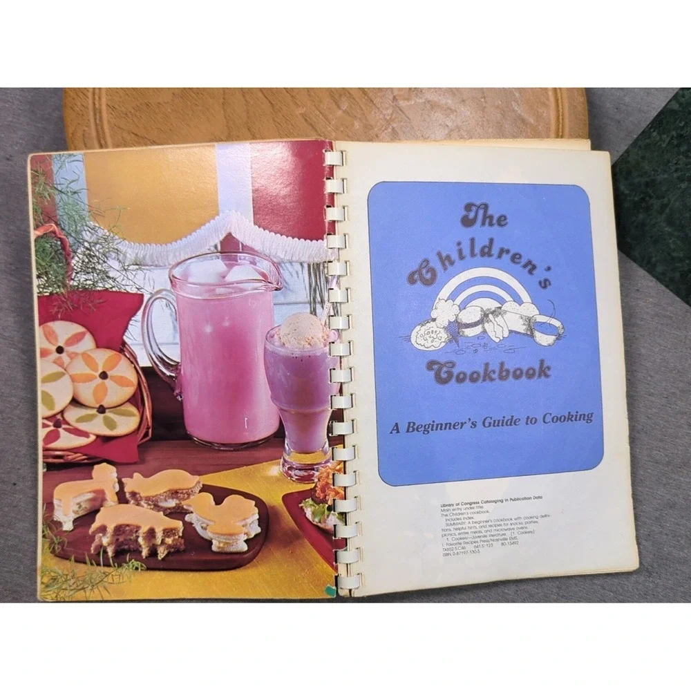 VTG 1980 The Children's Cookbook A Beginner's Guide‎ To Cooking Spiral Bound